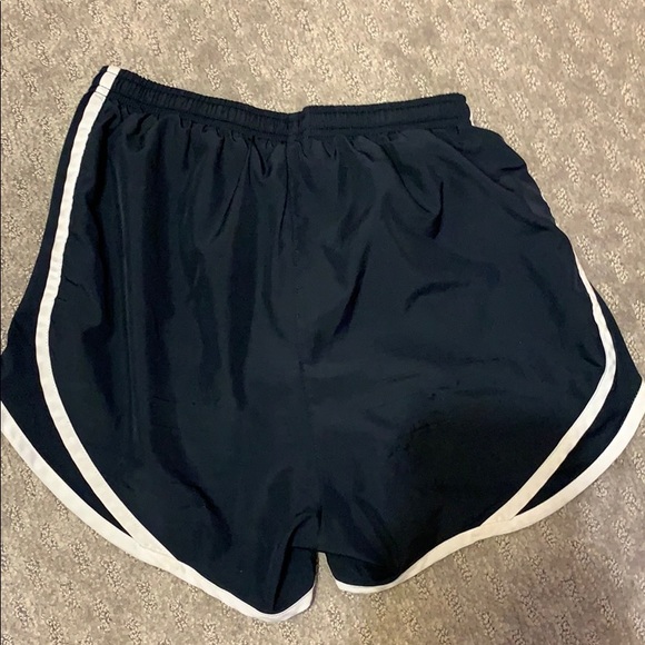 NIKE RUNNING SHORTS - Picture 2 of 2